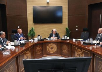 الحكومة تستعرض موقف تنفيذ مشروع القطار الكهربائي السريع