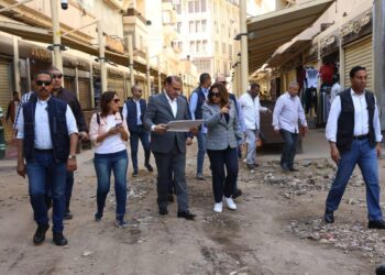 «التنمية المحلية» تتفقد تطوير المرحلة الثانية من سوق العتبة بالقاهرة