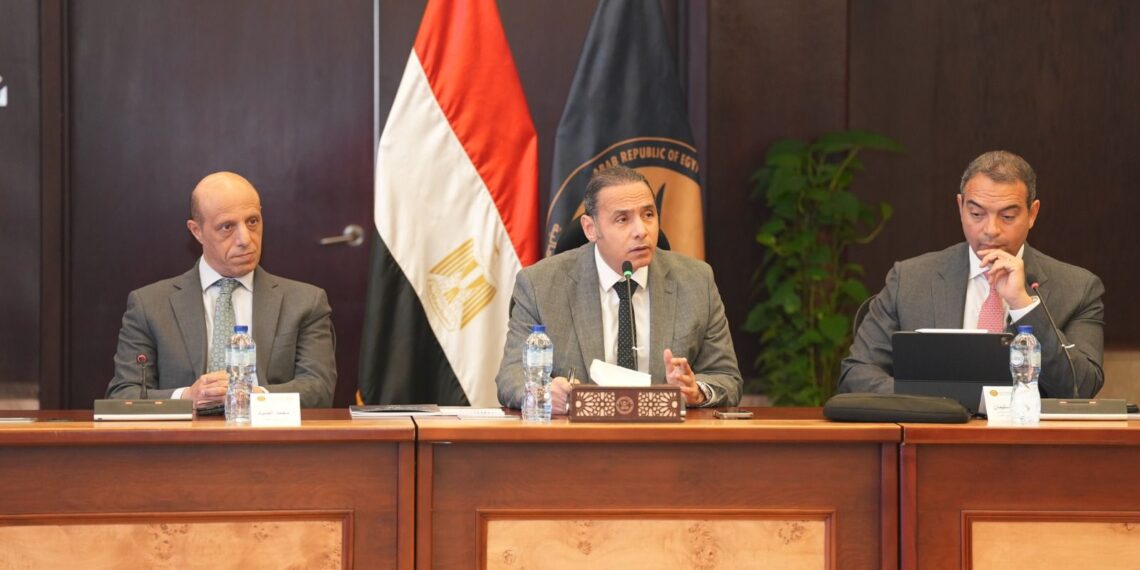 رئيس الرقابة المالية يبحث مع جمعية الاستثمار المباشر سبل تعزيز جاذبية السوق المصرية