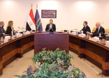 “الاتصالات”تبحث مع “فاوندإيفر” تعزيز استثماراتها وخططها التوسعية في مصر