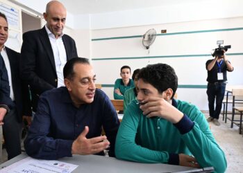 “مدبولي”يؤكد أهمية تدريس البرمجة والذكاء الاصطناعي والثقافة المالية