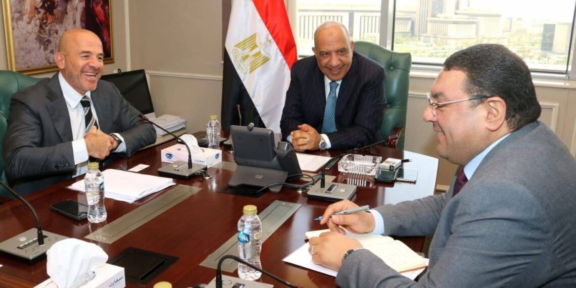 “الكهرباء” تتابع مع “إنكوم” آليات توفير الطاقة اللازمة امشروع مركز عالمي للبيانات