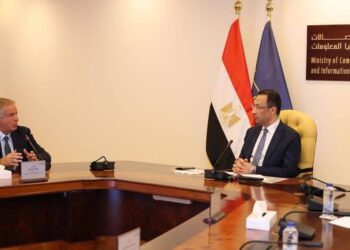 “الاتصالات” تبحث دعم الشركات الناشئة والصغيرة والمتوسطة