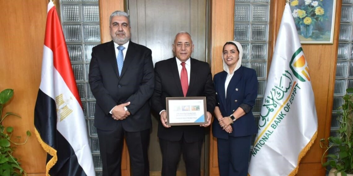 البنك الأهلي المصري يطلق أول بطاقة «ميزة» صديقة للبيئة في القطاع المصرفي