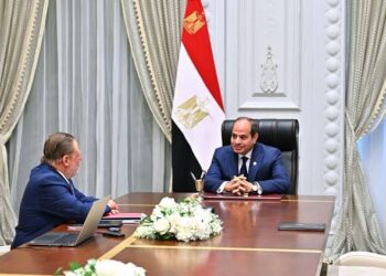 الرئيس السيسي يبحث مع محافظ البنك المركزي تطورات الاقتصاد المصري وخفض التضخم