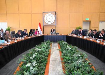 مايا مرسي تترأس أول اجتماعات مبادرة “حياة” لرعاية أطفال الشوارع