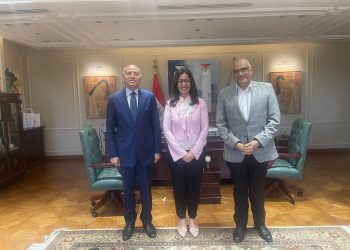 وزيرة الثقافة ومحافظ القاهرة يبحثان تسهيل الوصول إلى مسارح الطليعة والعرائس
