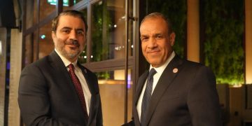 وزير الخارجية يؤكد دعم مصر لوحدة سوريا وتعزيز التعاون المشترك.