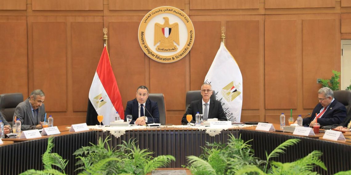 وزير التعليم العالي: تطوير الجامعات الخاصة وتعزيز الاعتماد والبحث العلمي أولوية