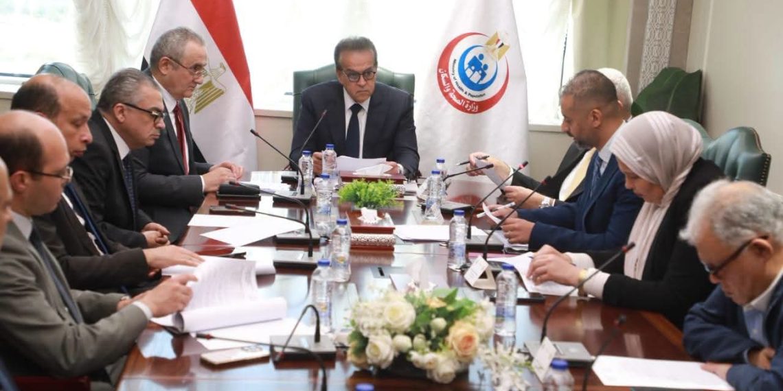 وزير الصحة يتابع تطوير المستشفيات والمعاهد التعليمية ورفع جودة الخدمات الطبية