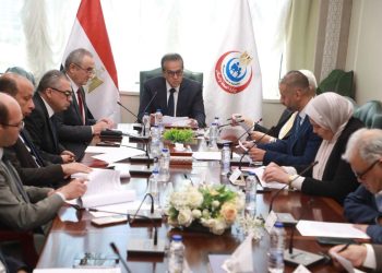 وزير الصحة يتابع تطوير المستشفيات والمعاهد التعليمية ورفع جودة الخدمات الطبية