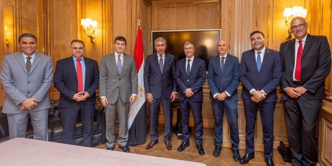 وزير السياحة يبحث في إيطاليا تعزيز التعاون لزيادة السياحة الوافدة إلى مصر