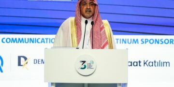 رئيس الغرفة الإسلامية للتجارة: العالم يحتاج إلى اقتصاد يعيد الأخلاق إلى رأس المال