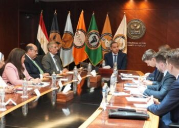 رئيس الرقابة المالية يبحث مع نائب محافظ البنك المركزي الروسي تعزيز التعاون في قطاع التأمين