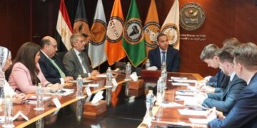 رئيس الرقابة المالية يبحث مع نائب محافظ البنك المركزي الروسي تعزيز التعاون في قطاع التأمين