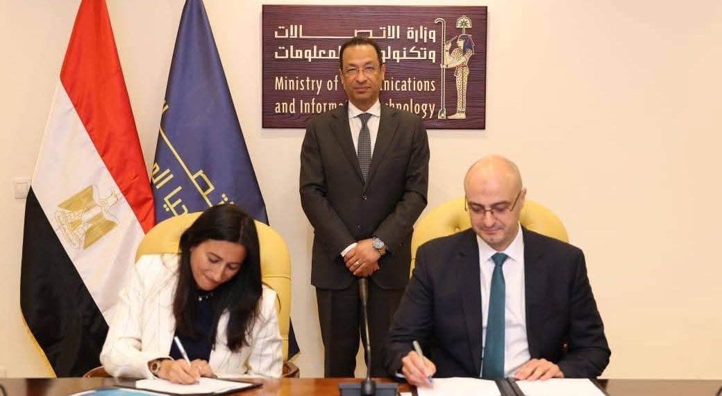 الصناعة تبحث مع تنمية الصعيد التوسع في المشروعات الصناعية وإعادة تشغيل الأصول غير المستغلة