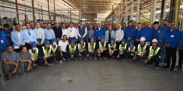 وزير الصناعة يتفقد مجمع العربي ببني سويف ويشهد انطلاق خط إنتاج جديد