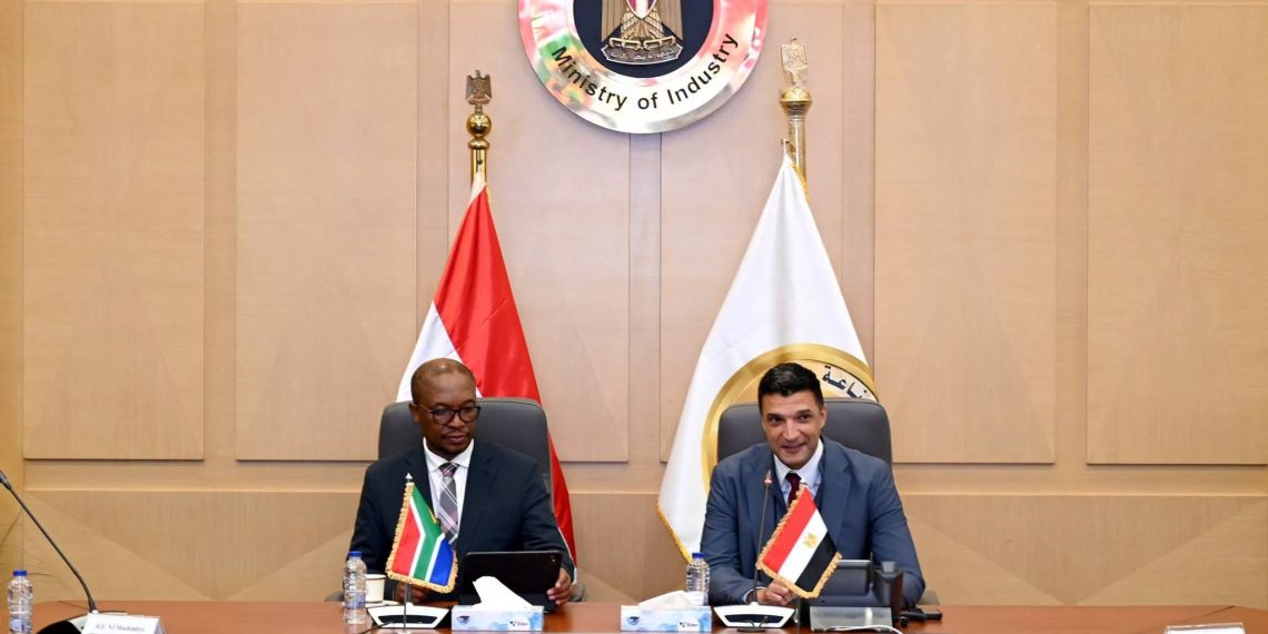الصناعة: نستهدف التكامل الصناعي مع جنوب أفريقيا وزيادة إنتاج السيارات بحلول 2030