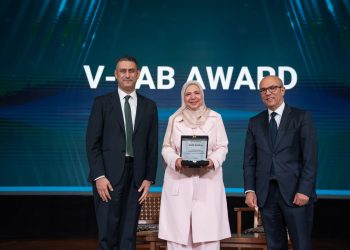 داليا إبراهيم تحصد جائزة AUC Venture Lab لجهودها في دعم ريادة الأعمال والابتكار