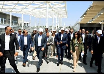 مدبولي يتفقد مشروع “حدائق تلال الفسطاط” ويؤكد: نموذج لإحياء القاهرة التاريخية.