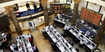 البورصة المصرية تستهل تعاملات الأحد بخسائر سوقية تتجاوز 18 مليار جنيه