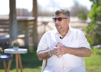 رئيس الوعد البحر الأحمر: احترام التعاقدات أولوية أساسية للشركة