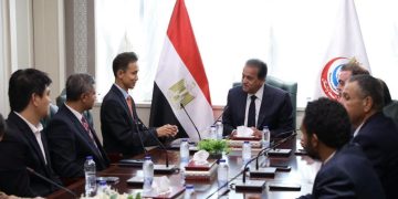 الصحة وسامسونج تبحثان دعم التدريب الطبي والتحول الرقمي