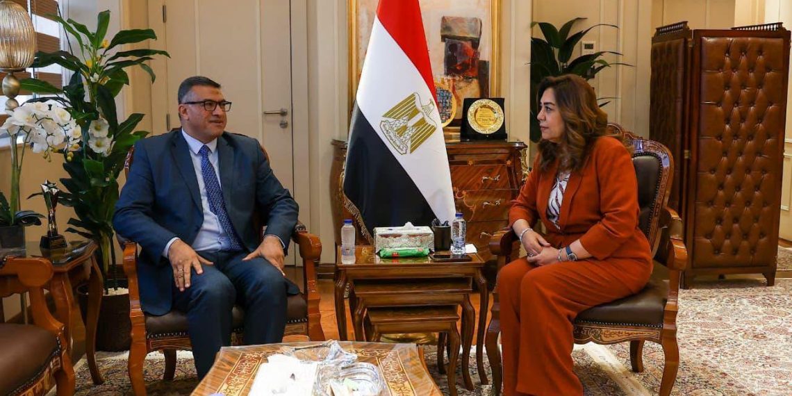 وزيرة التنمية المحلية والبيئة تتابع مشروعات التنمية ومنظومة المخلفات في قنا