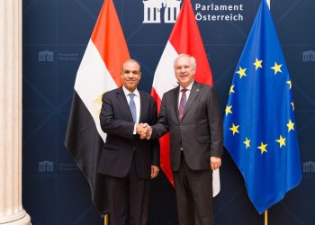 عبد العاطي يبحث تعزيز التعاون البرلماني والإقليمي مع رئيس البرلمان النمساوي
