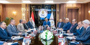 وزير الإنتاج الحربي يتابع تطوير شركات الذخائر ويؤكد تعزيز التصنيع المحلي