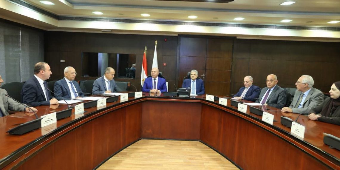 وزير النقل يعتمد تعديل هيكل مساهمي “موانئ مصر البحرية” ويستعرض نمو الأداء التشغيلي