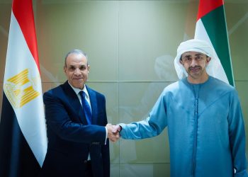 وزير الخارجية يبحث مع نظيره الإماراتي تعزيز العلاقات الثنائية وتطورات الأوضاع الإقليمية