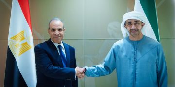 وزير الخارجية يبحث مع نظيره الإماراتي تعزيز العلاقات الثنائية وتطورات الأوضاع الإقليمية