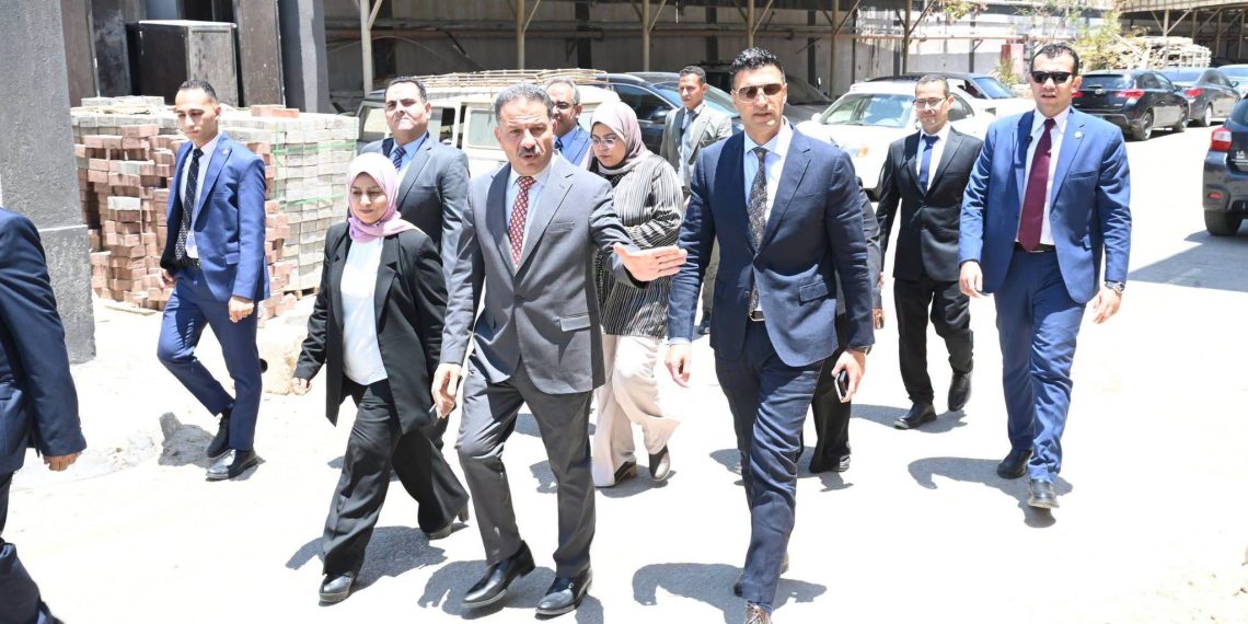 وزير الصناعة يتفقد مصلحة الرقابة الصناعية ويؤكد دعم تطوير منظومة الرقابة