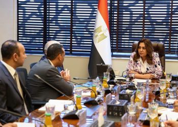 وزيرة التنمية المحلية والبيئة تبحث تطوير المحميات الطبيعية وتعزيز الشراكة مع المجتمعات المحلية