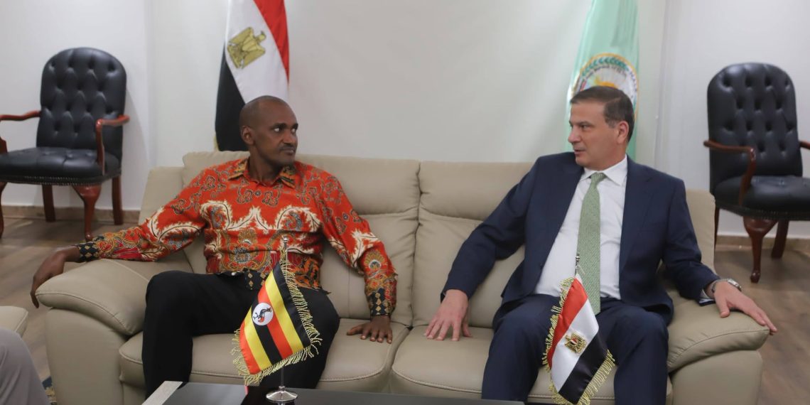 وزير الزراعة يبحث مع نظيره الأوغندي تعزيز التعاون الزراعي والحيواني وفتح آفاق استثمارية جديدة