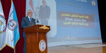 وزير الإنتاج الحربي يشهد تخريج الدفعة السابعة من الأكاديمية المصرية للهندسة والتكنولوجيا المتقدمة