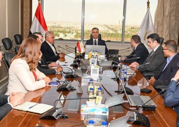 وزير التموين يبحث مع أورانج مصر التعاون في تنفيذ المشروع القومي “كاري أون”