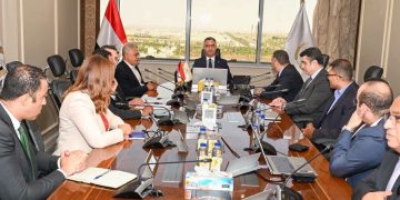 وزير التموين يبحث مع أورانج مصر التعاون في تنفيذ المشروع القومي “كاري أون”