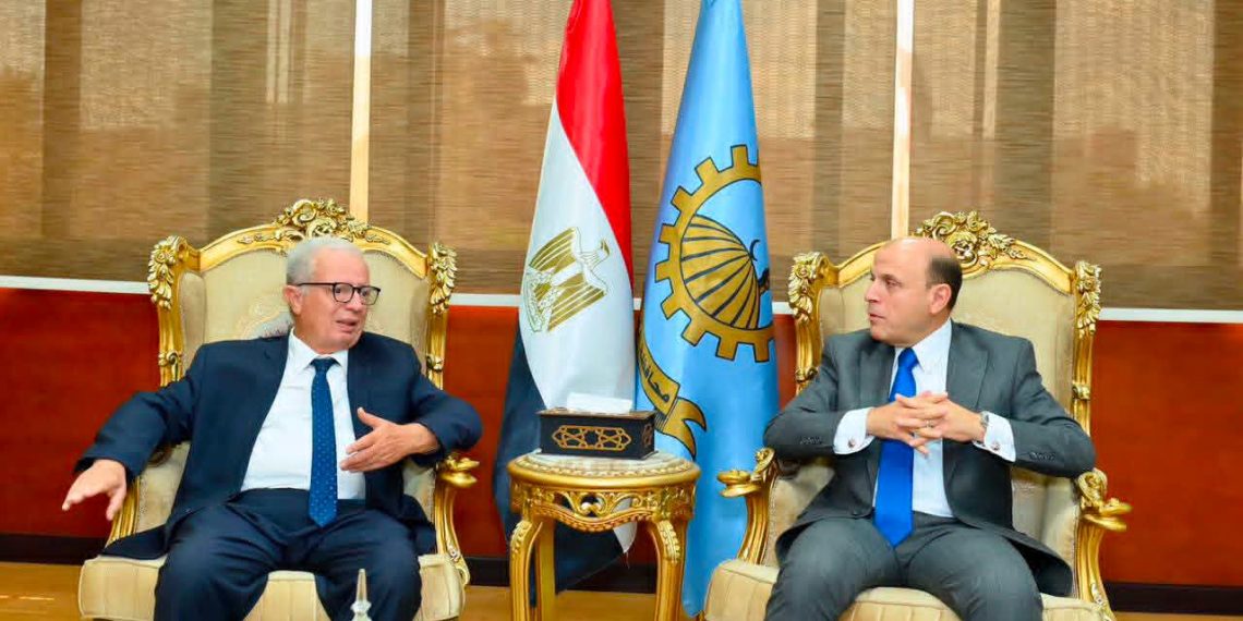 نائب رئيس الوزراء يبحث دعم الصناعة والاستثمار خلال زيارته للغربية