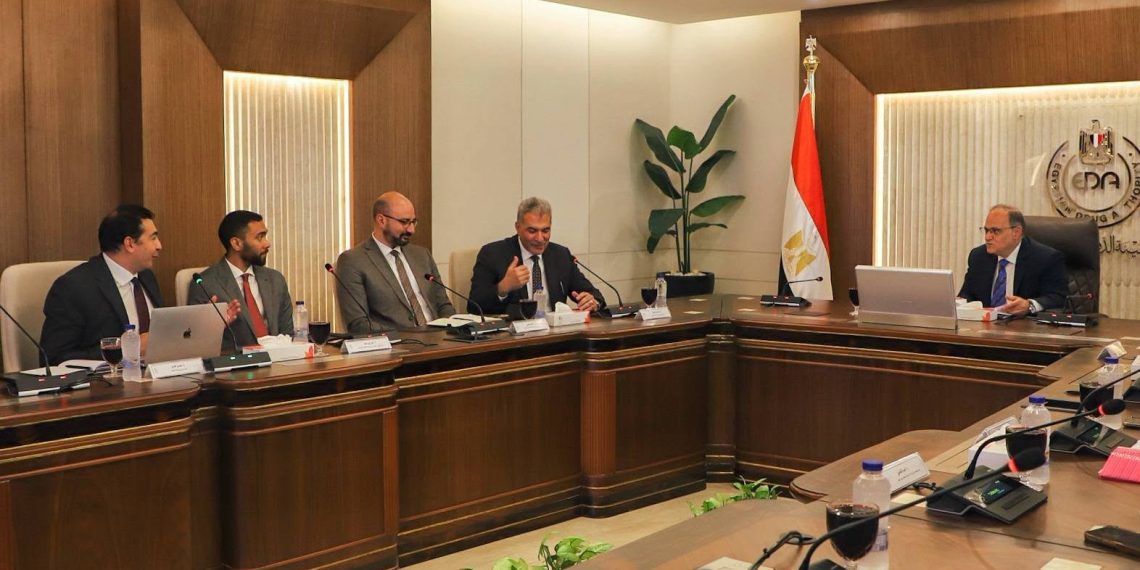 هيئة الدواء المصرية تبحث تعزيز التعاون مع HVD في مجال المستلزمات الطبية