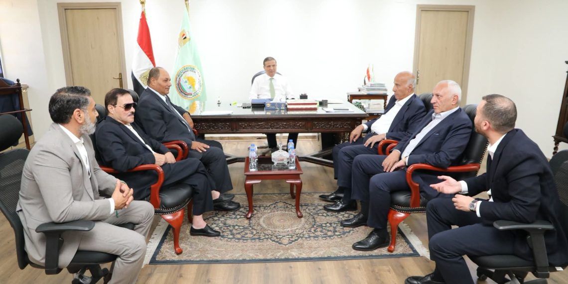 وزير الزراعة يبحث مع اتحاد الدواجن دعم المربين والتوسع في التصدير