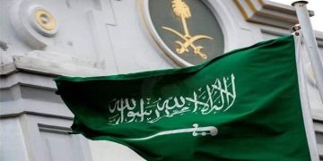 السعودية تدين الاعتداءات الإيرانية: انتهاك للقانون الدولي وتهديد لأمن واستقرار المنطقة