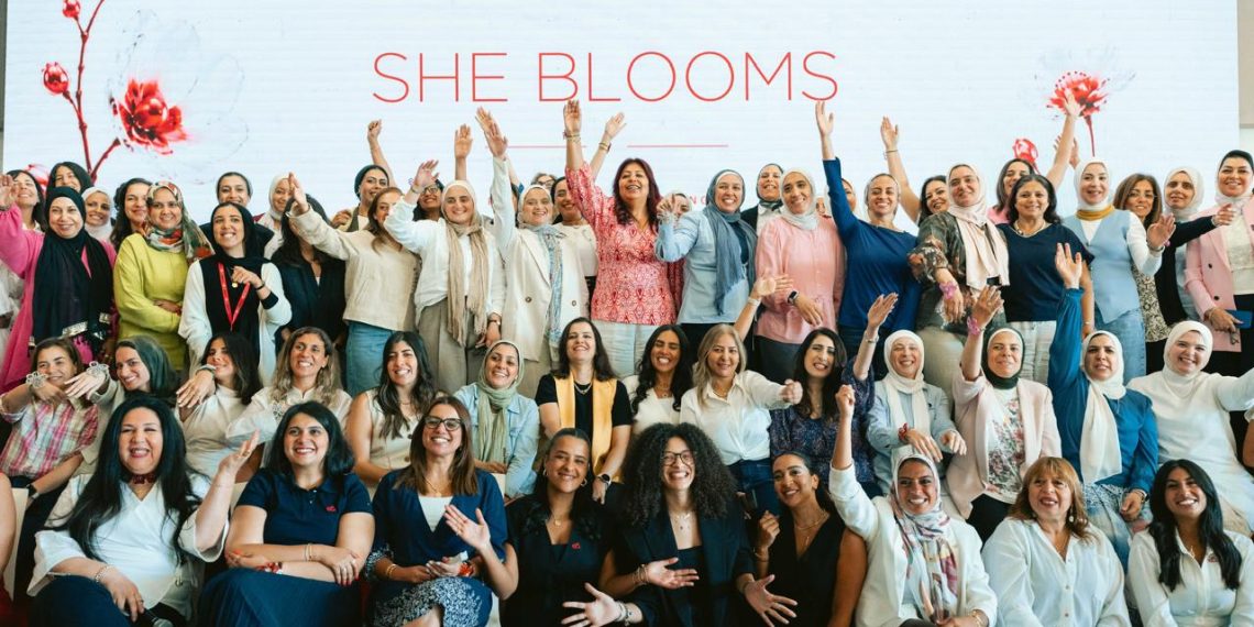 إي آند مصر تطلق برنامج «She Blooms» لتمكين المرأة وتعزيز ثقافة الشمول والتطوير المهني