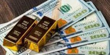 ارتفاع الدولار والعلاوة السعرية يقلصان خسائر الذهب في السوق المصرية