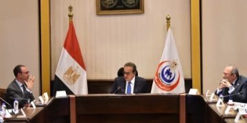 وزير الصحة يبحث ضوابط تجديد ترخيص مزاولة مهنة الطب كل خمس سنوات