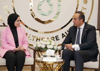هيئة الرعاية الصحية تبحث مع الخارجية تعزيز الترويج الدولي للتجربة المصرية في الإصلاح الصحي