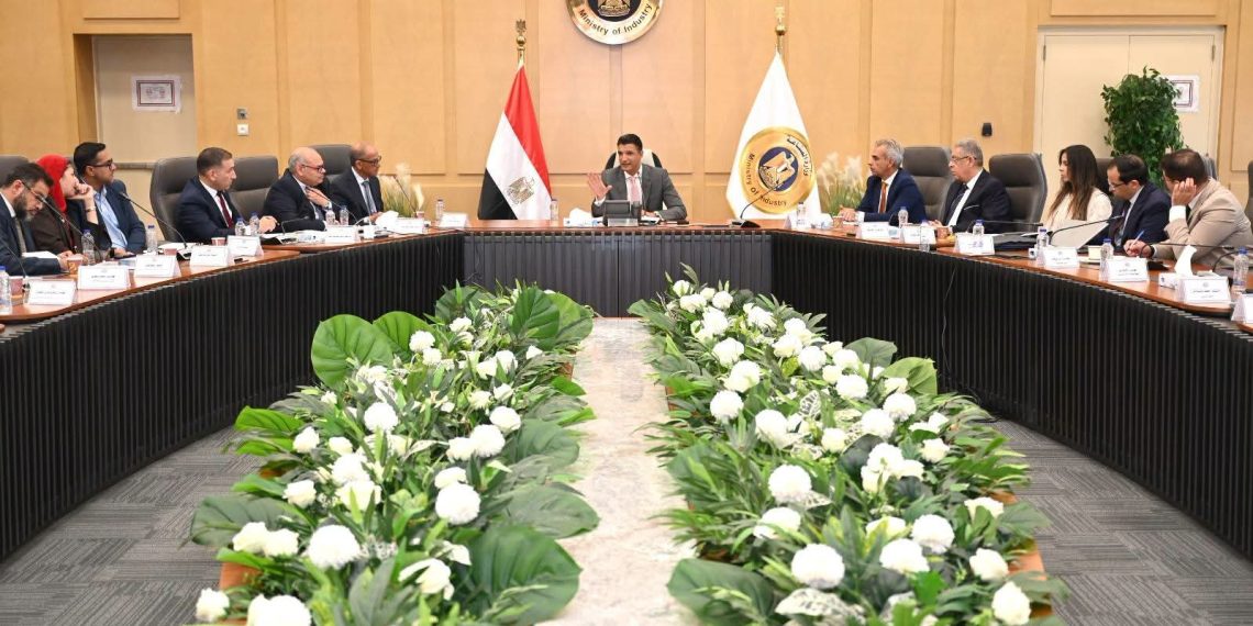 وزير الصناعة: خطة تنفيذية لتعميق صناعة السيارات وزيادة المكون المحلي