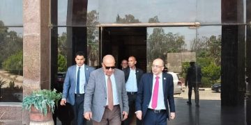 وزير الكهرباء يتابع مشروعات استخلاص العناصر الأرضية النادرة وتعظيم العائد من الخامات التعدينية