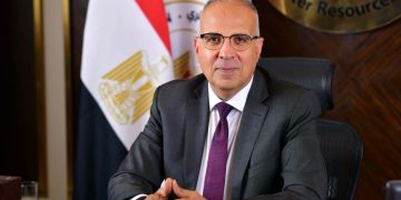 سويلم يتابع «مشروع ضبط النيل».. إزالة 518 حالة بناء مخالف بفرع رشيد